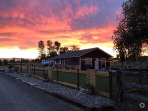 Building Photo - 802 Fields Rd