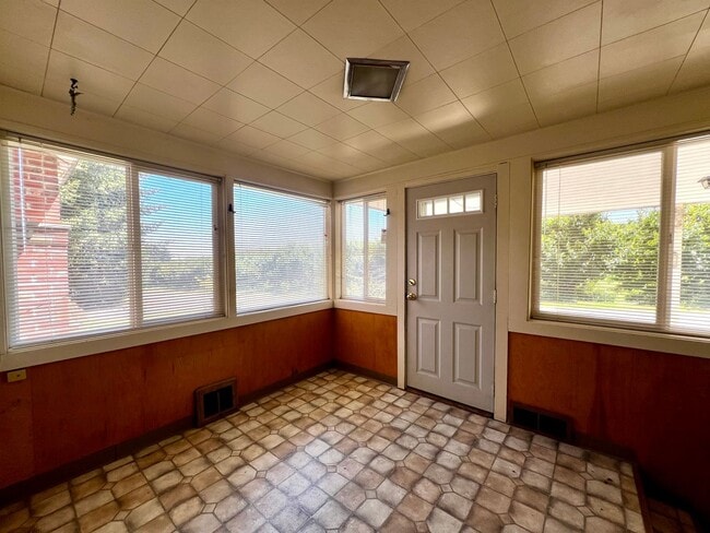 Building Photo - Non-Refundable & Security Deposit Total: $...