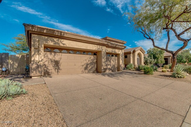 Building Photo - 6602 E Gelding Dr