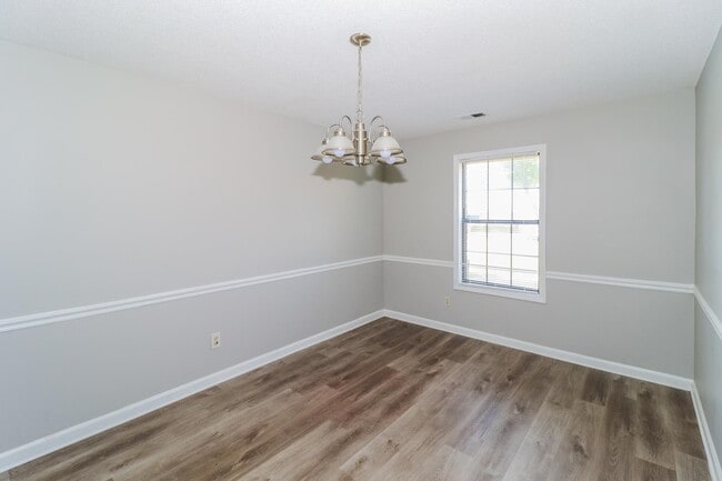 Foto del edificio - 8257 River Creek Cove