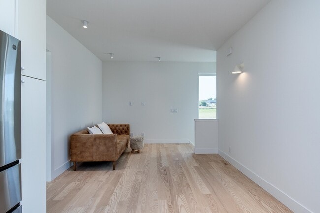 Foto del edificio - 4043 Serenbe St
