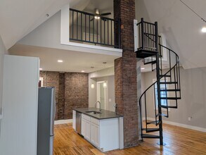 Building Photo - 1014 Kenilworth Ave