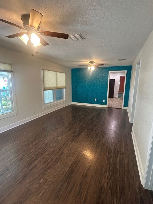 Foto del edificio - Beautiful 3 Bedroom 2 Bathroom in Sanford FL!