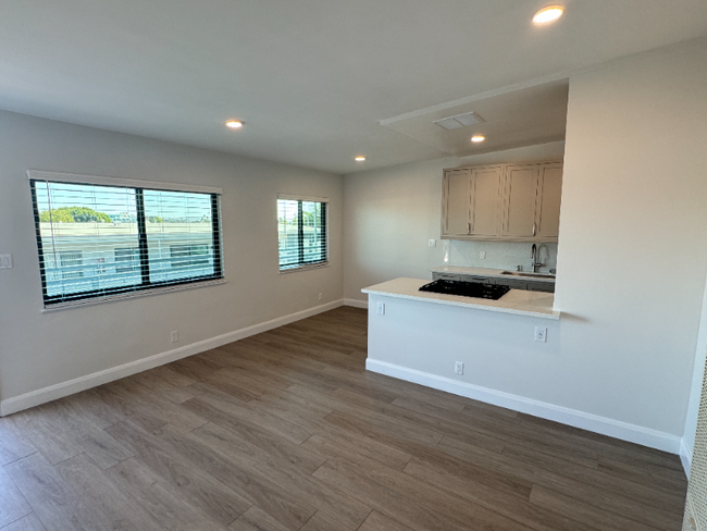 Building Photo - 3654 S Centinela Ave