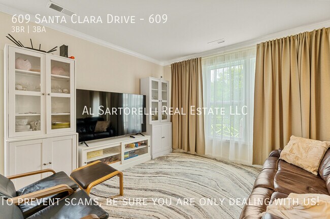 Foto del edificio - 609 Santa Clara Dr