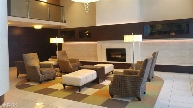Foto del edificio - 12900 Lake Ave