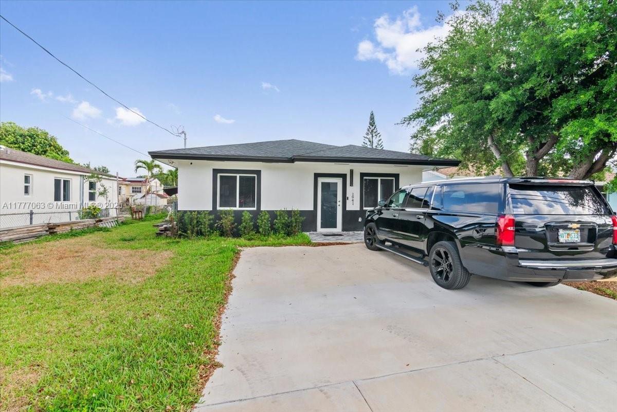Foto principal - 1941 NW 151st St
