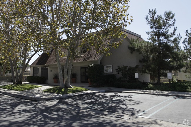 Parkwood - Parkwood Apartment Homes