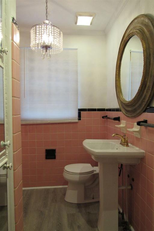 Building Photo - 4816 Maplewood Dr