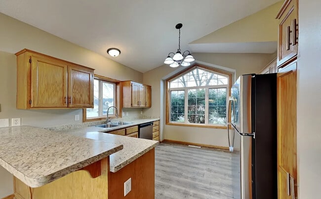 Building Photo - 10711 Unity Ln N