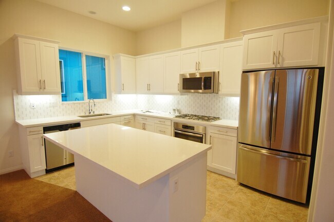 Building Photo - 2739 S El Camino Real