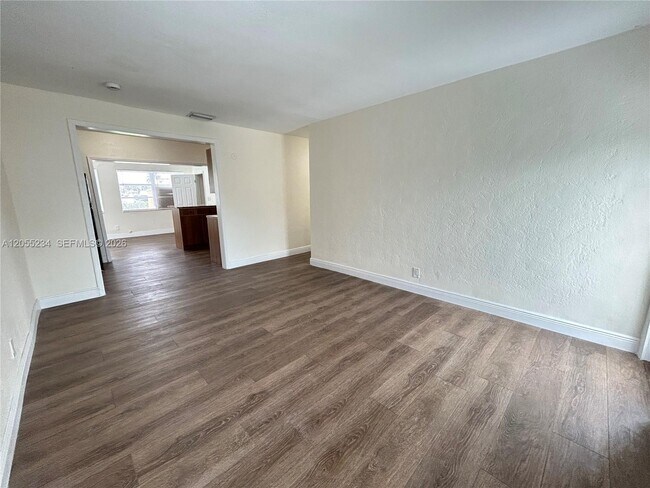 Foto del edificio - 791 E 23rd St