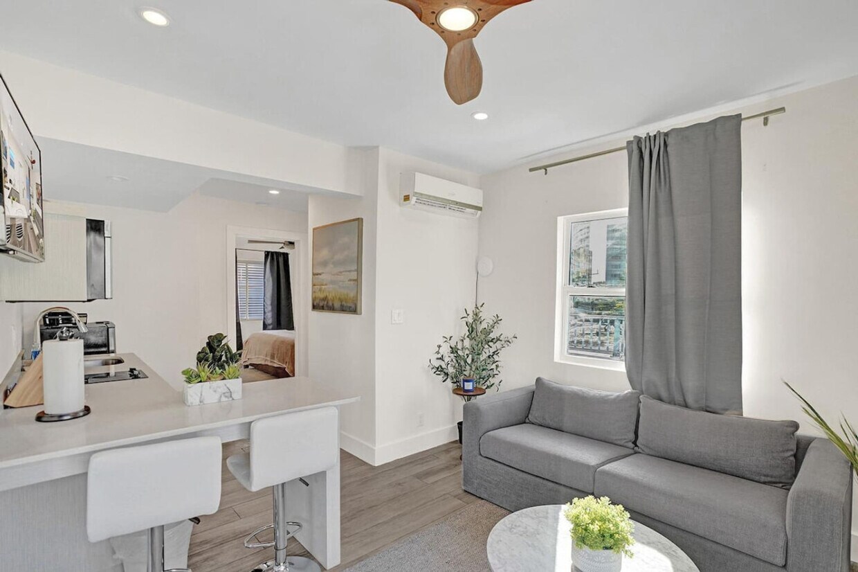 Foto principal - 3020 Seville St