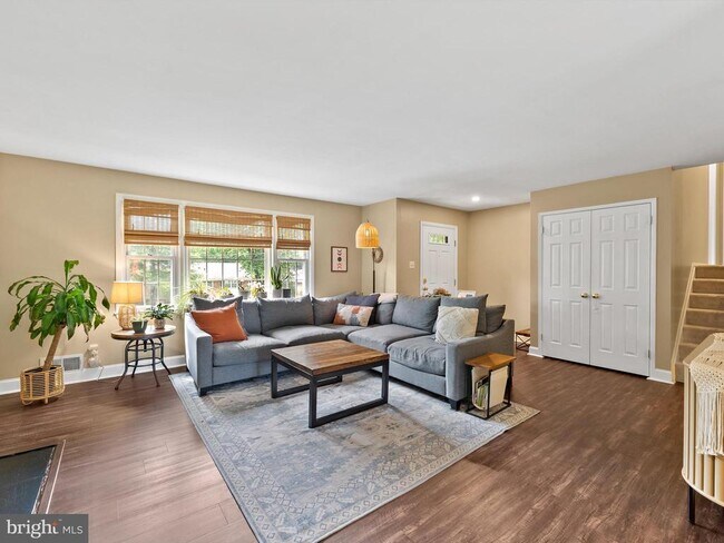 Foto del edificio - 5208 Lindsay St