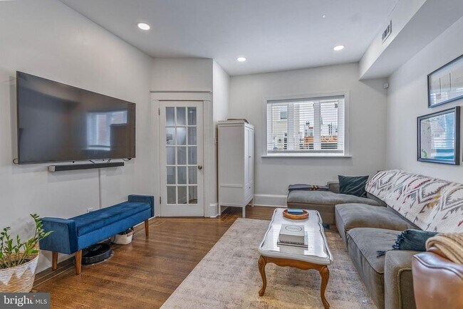Foto del edificio - 3183 E Thompson St