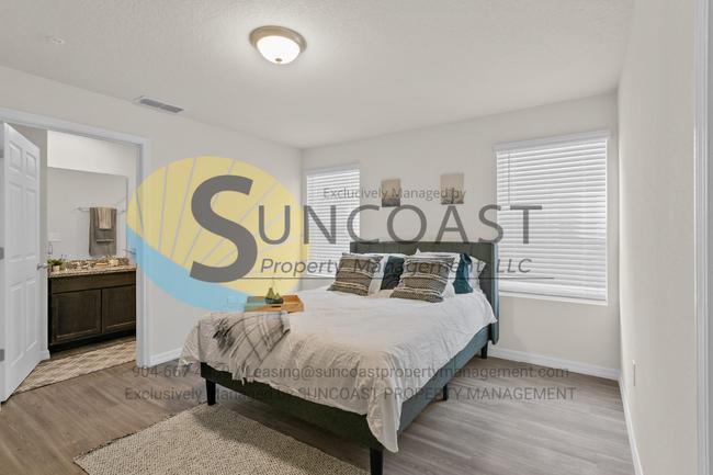 Building Photo - Must See 2B\2B Apartment.