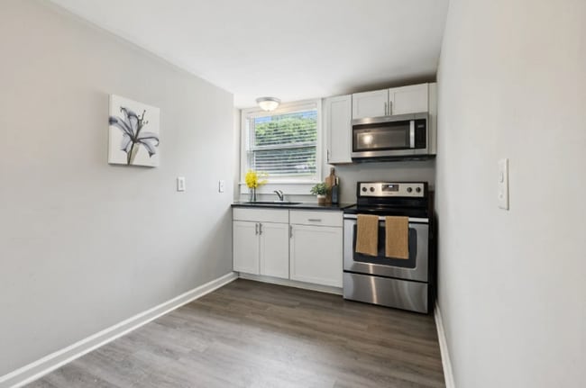 Building Photo - 6528 Premier Dr