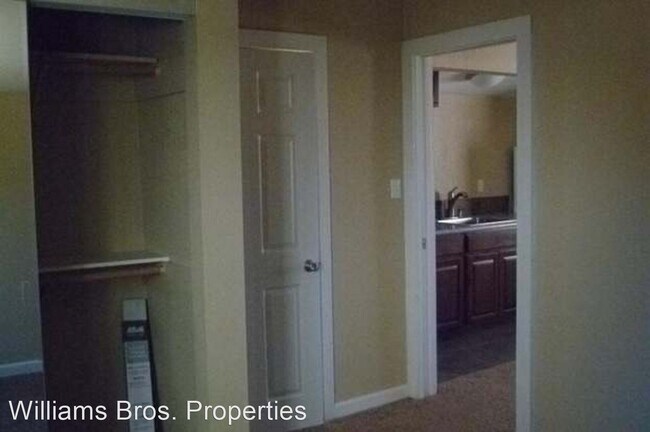 Building Photo - 1 br, 1 bath House - 135 N. Pacific #C