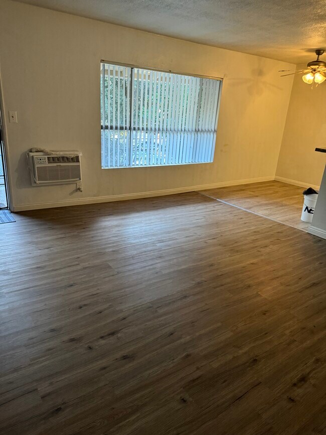 Living room - 717 E Santa Fe Ave Apartments