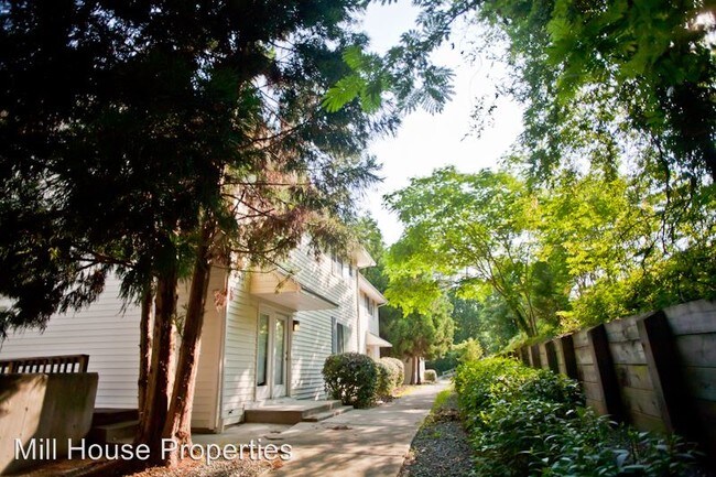 Building Photo - 6 br, 3 bath House - 220 Greene Street