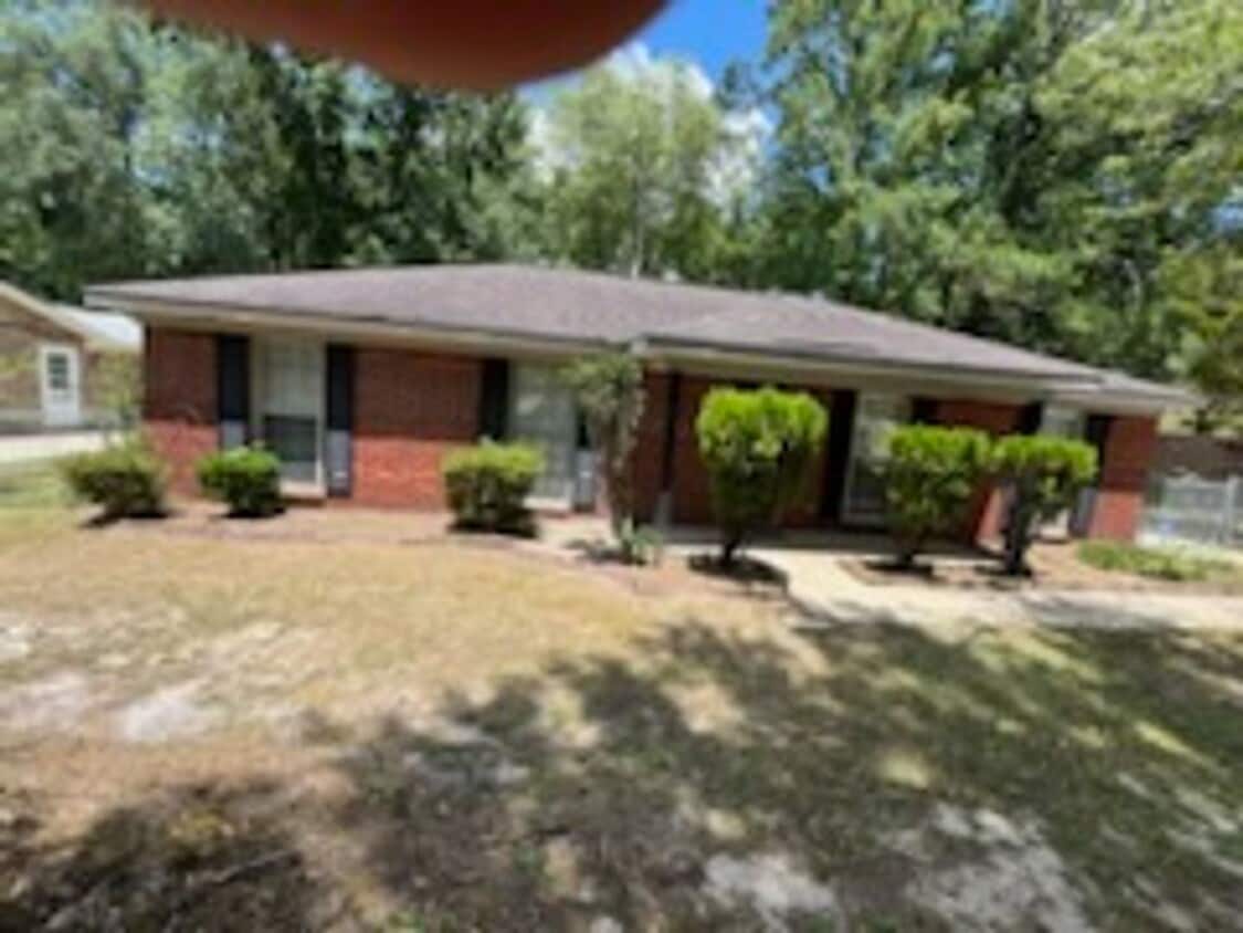 Foto principal - 5453 Cranston Dr