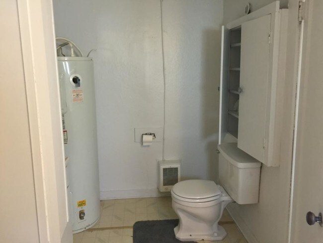 Building Photo - 519 4th St Unit # 8