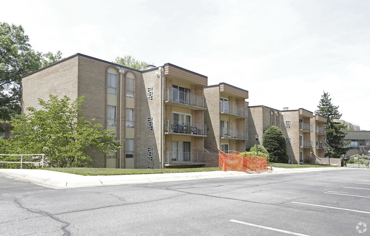Foto principal - Walnut Grove Condominium