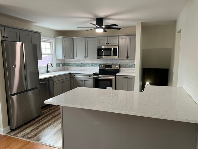 Foto del edificio - 1533 Lois Ln