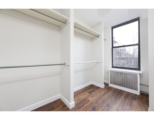 Foto del edificio - 302 Shawmut Ave