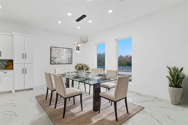 Building Photo - 9726 Sunset Dr