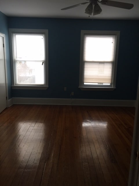 Building Photo - 242 12th Pl NE