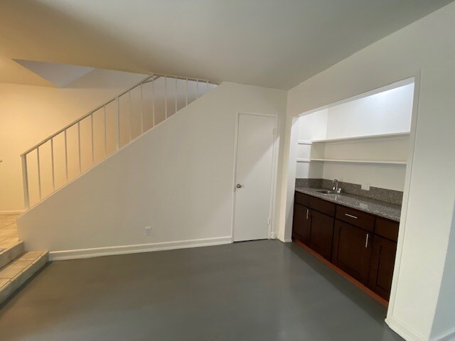 Building Photo - 129 Marguerita Ave