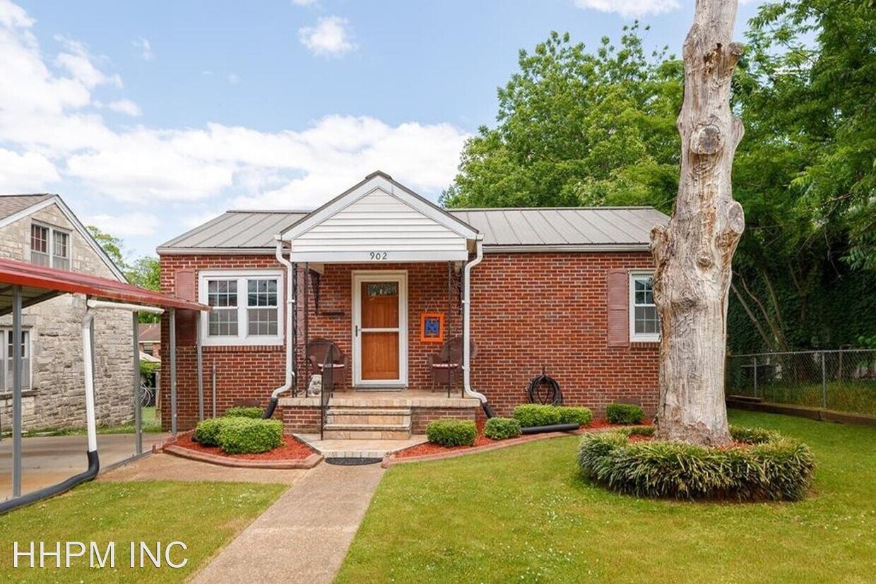 Foto principal - 2 br, 1 bath House - 902 North Nashville Ave