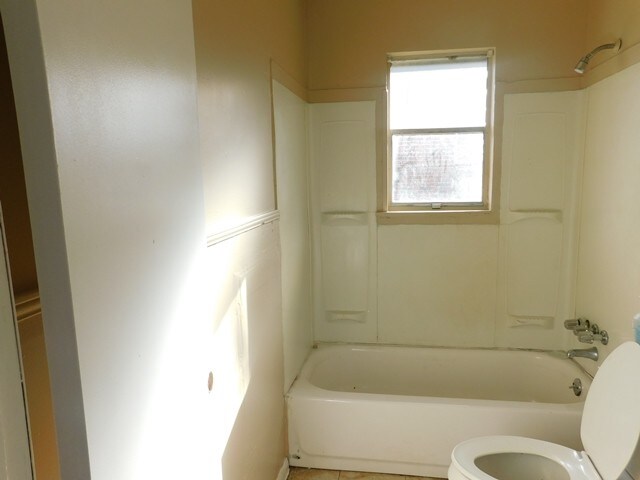 Building Photo - 1521 22nd St Ensley