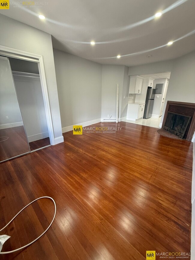 Foto del edificio - 476 Commonwealth Ave