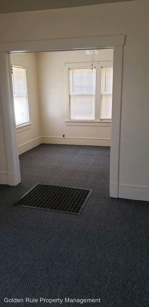 Foto del edificio - 1 br, 1 bath Apartment - 213 E 1st