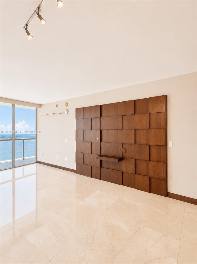 Foto del edificio - 465 Brickell Ave