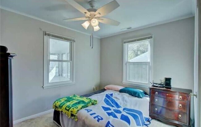 Bedroom - 423 Cedar Dr