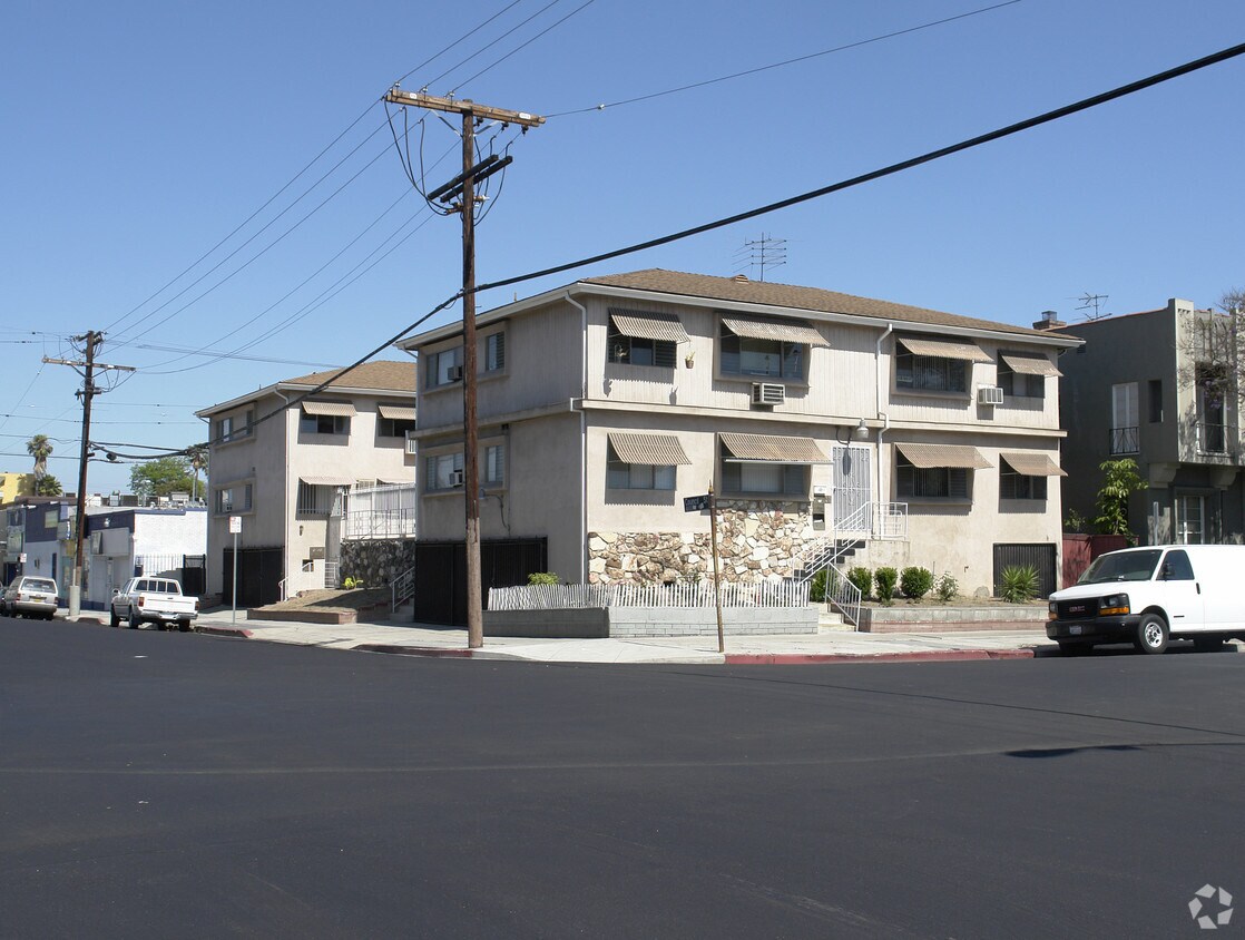 Primary Photo - 148 N Manhattan Pl