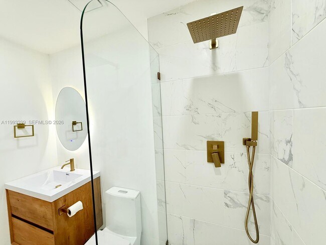 Foto del edificio - Michigan Avenue, Miami Beach, FL 33139 - 2 BR 1.5 BA condo