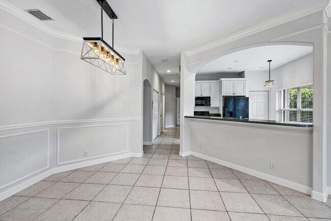 Foto del edificio - 2073 Cove Ln