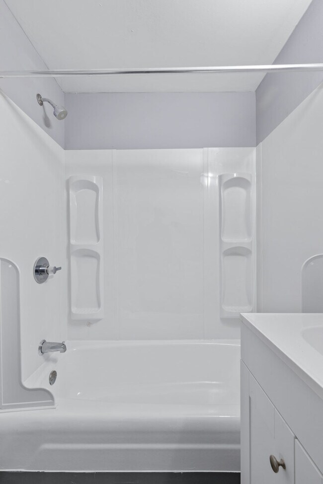 Building Photo - 1616 E 25th Ave