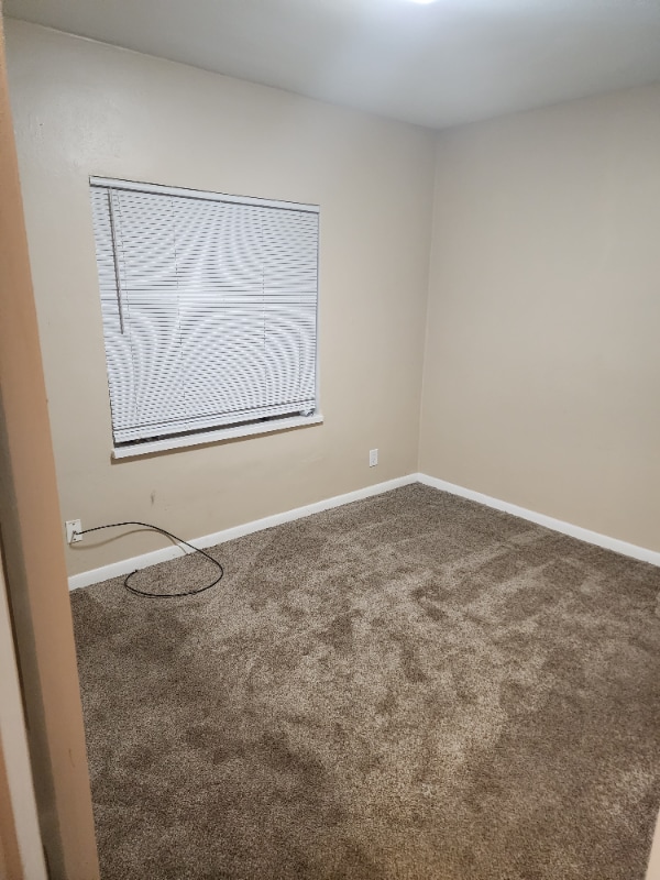 Building Photo - 3415 Riverside Dr
