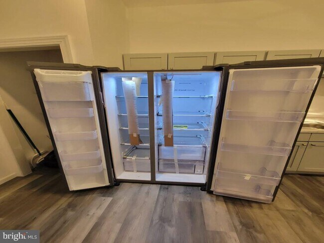 Foto del edificio - 145 W Main St