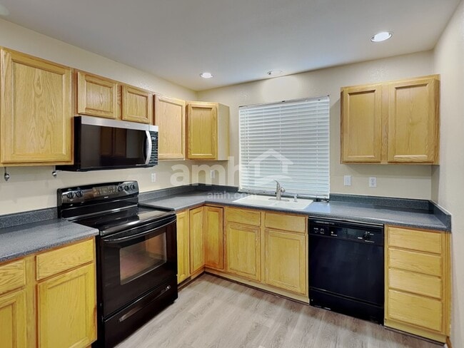 Foto del edificio - 11077 Needles Ct