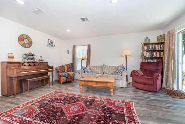 Foto del edificio - 711 Darlington Ave SW