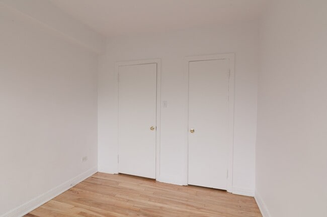 Building Photo - 10 Av. Rosemount