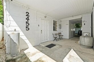 Building Photo - 2453 SW 17th St