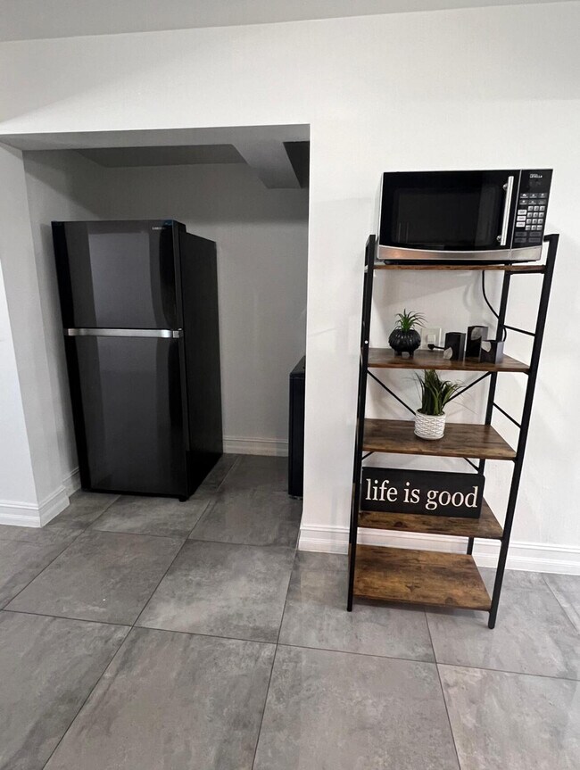 Foto del edificio - 4600 Forest Ln