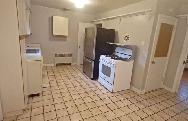 Foto del edificio - 1342 Spring Lawn Ave